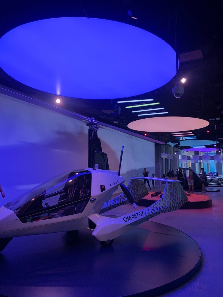 Backlit exhibition stretch ceiling – seamless LED ceiling lighting for trade shows and expo interiors Backlit exhibition stretch ceiling – seamless LED ceiling lighting for trade shows and expo interiors