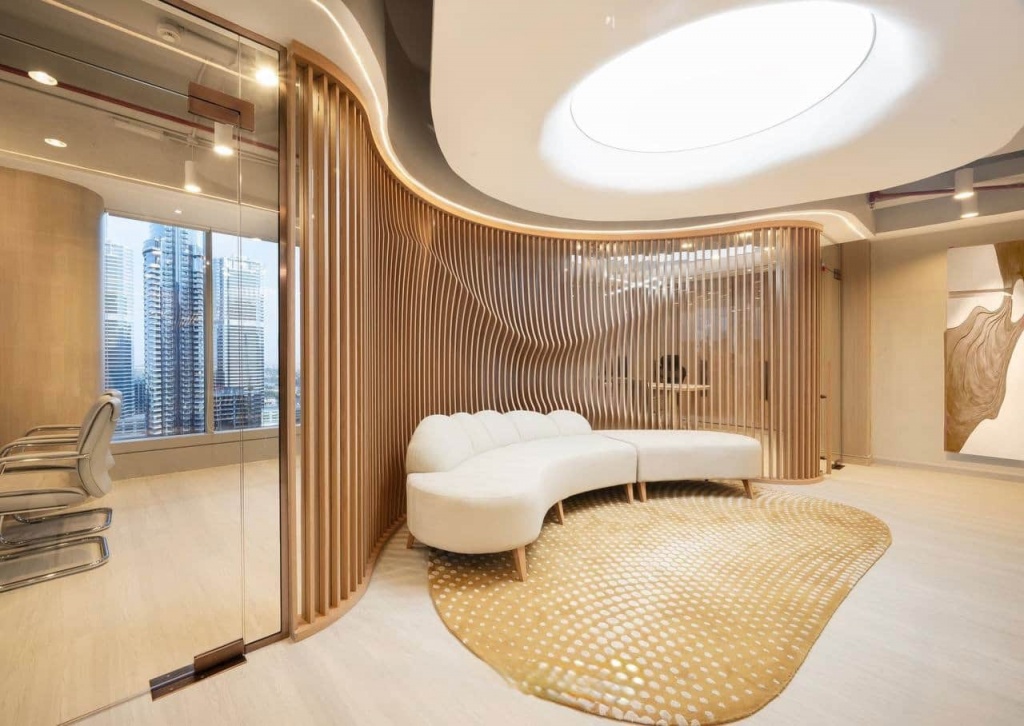 Modern recessed light stretch ceiling with integrated 4000K LED lighting in a premium office reception at Dubai International Financial Centre. Modern recessed light stretch ceiling with integrated 4000K LED lighting in a premium office reception at Dubai International Financial Centre.