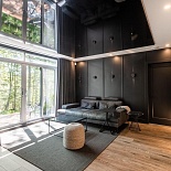 Black glossy stretch ceiling design